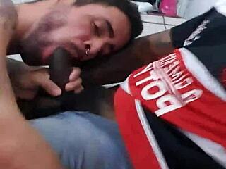 Vitor Guedes has fun with gay boys and gets a blowjob