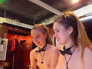 HD wideo grupy rosyjskich lesbijek, które cieszą się sobą nawzajem