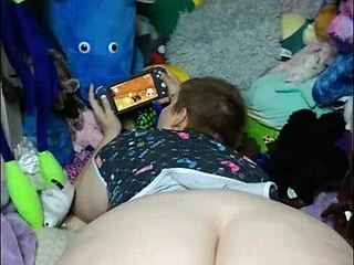 Amateur chubby girl gets off on video games while you eat her out