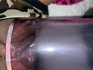 Una chica universitaria recibe su coño lamido y follado en un video exclusivo