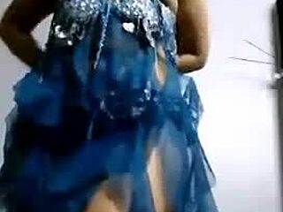 Indian teen dances in seductive striptease on webcam