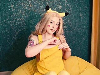 Amatérske cosplay video s Ashom Ketchumom, ktorý učí mačičku Pikachu byť pripravený na bitku