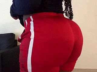 Dirty Diiana's Curvy Ass Gets a Shaking and Twerking Treatment