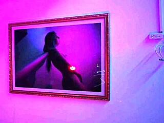 Video porno colombiano amateur muestra a una coño caliente siendo tocada