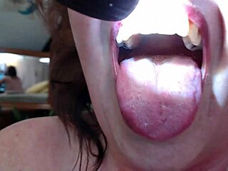 Natural tits and big ass in a wild throat and mouth game