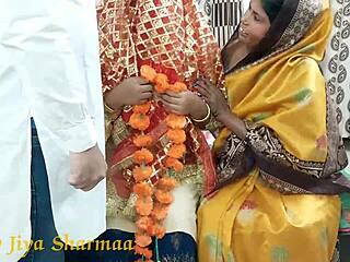 Cuplurile indiene se angajează într-un trio sălbatic cu soacra lor în prima lor noapte de căsătorie