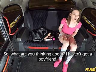 Genç kız, gizli kamera kaydıyla ücretsiz bir taksi yolculuğu için seks değiştiriyor