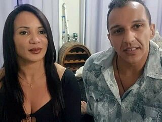 Xv ağında yeni bir amatör porno yıldızı tanıtmak: Brezilyalı bir yakışıklı ile röportaj