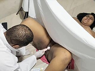 Dokter verleidt en heeft seks met patiënt in bad