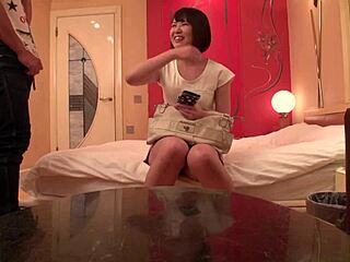Amatør japanske jenter hjemmelaget solo økt med store pupper