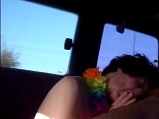 Egy kukkoló nyilvános orgazmusa: egy varázsló szemtanúja egy autóban
